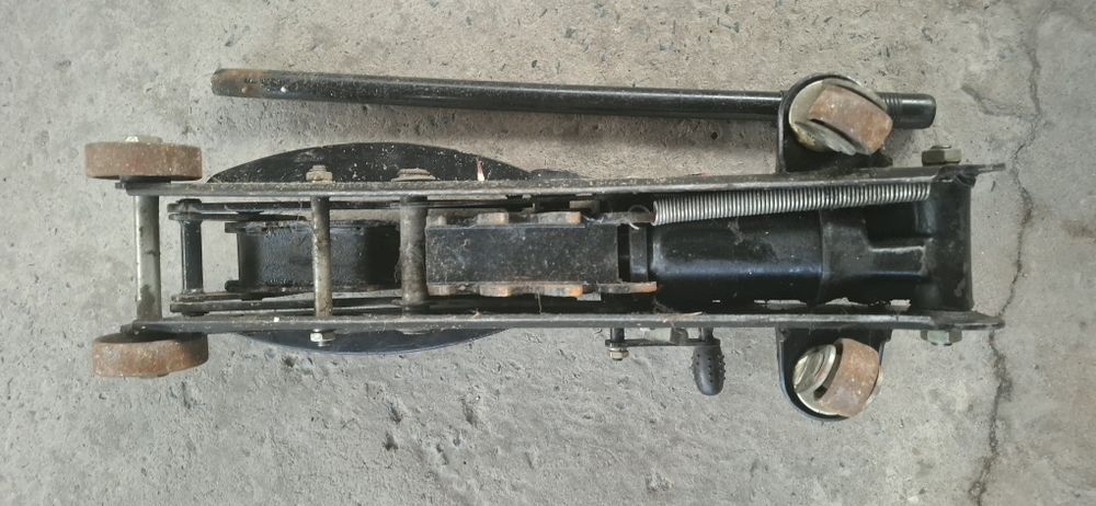 Домкрат 2.5 тонны