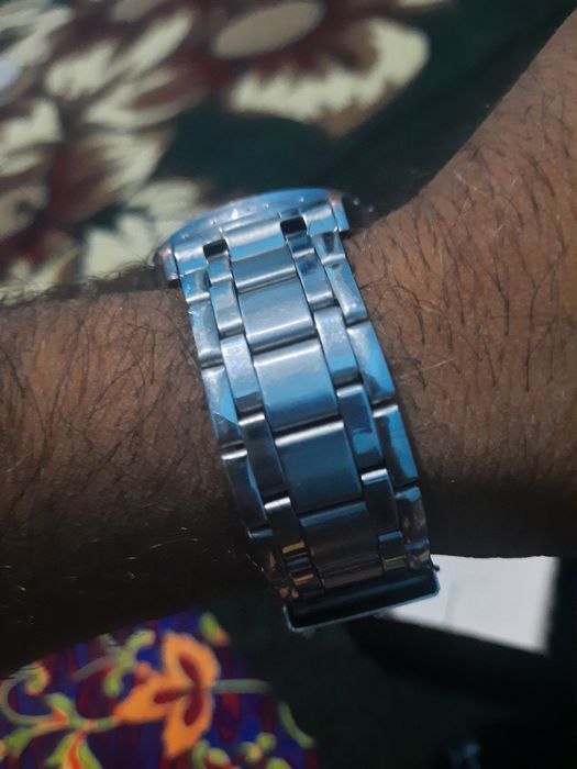 Erkaklar uchun qo'l soati