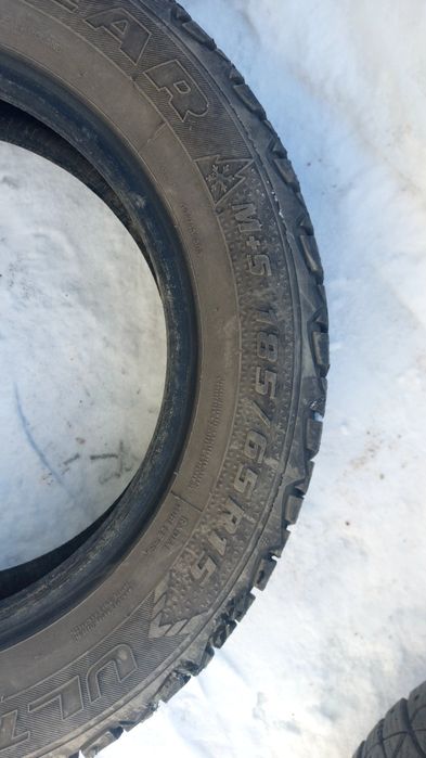 Продам комплект шин