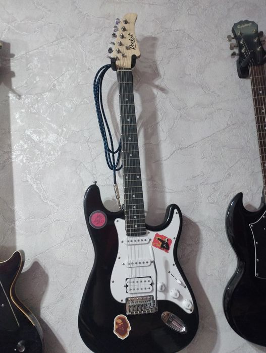 Продам электрогитару