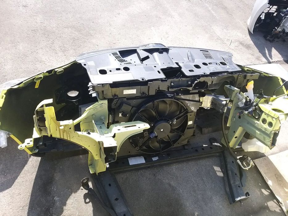 Vand Fata Completa pentru Renault Clio 4 an 2012-2017 , 0.9 TCE , 66KW
