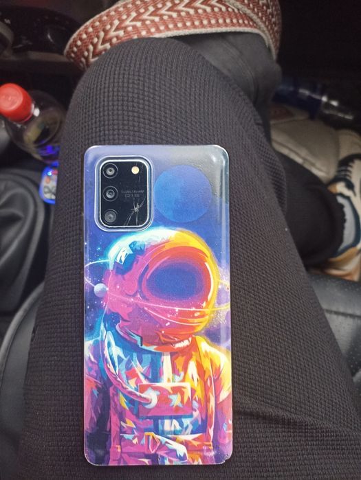 Продам Samsung S10 Lite