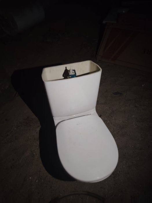 Продам унитаз без верхней крышки