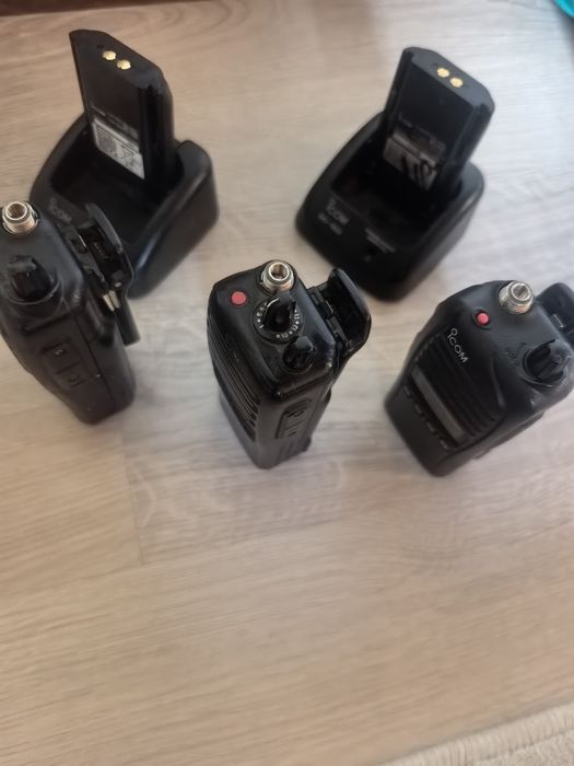 Продам рацию icom. В комплекте