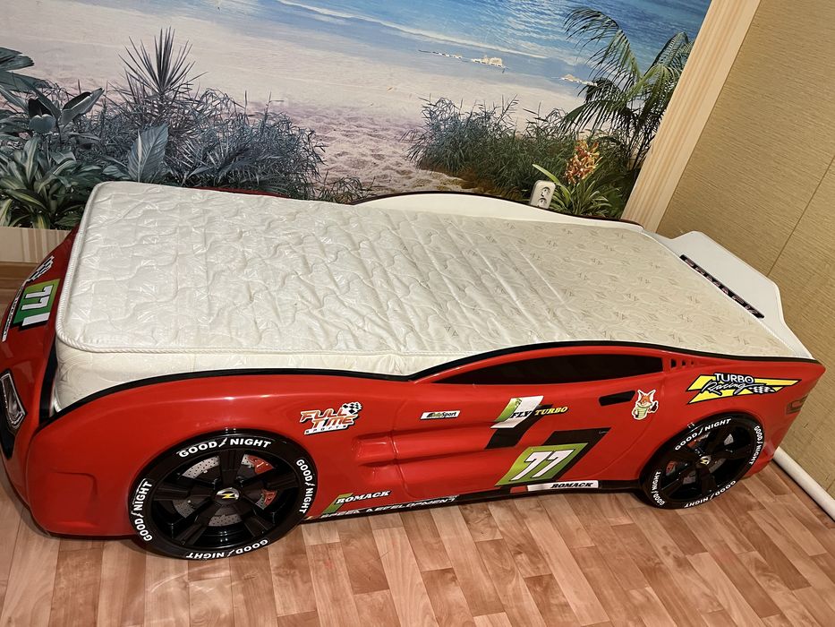 Кровать машинка детская