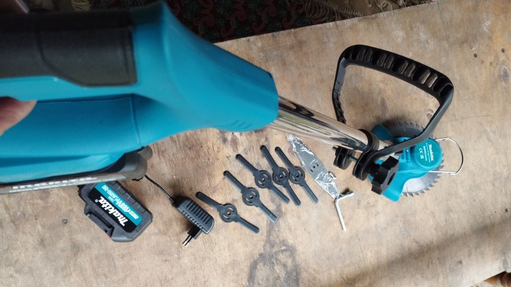 Садовый триммер на батарейках