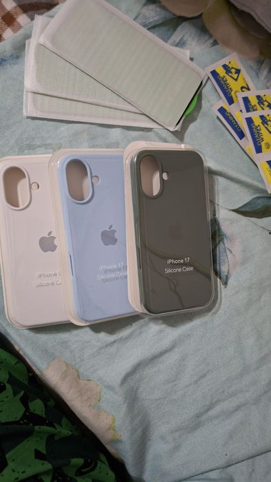 Продам чехлы на Айфон 17