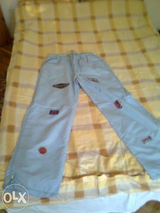 Vind PANTALON SPORT, material usor, confortabil, nou-nout!!!