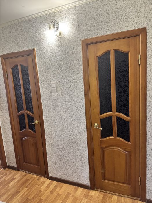 Продам деревяннве двери