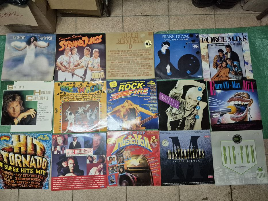 Vand Lot 150 Discuri Vinil colectie  muzica usoara mixta,pentru pick-u