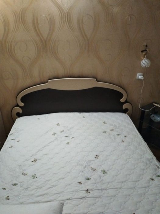 Продам кровать двухспальную