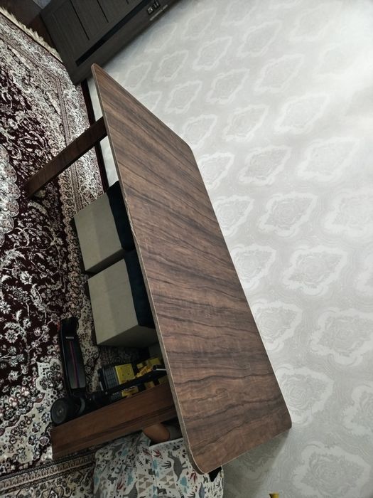 Mehmonxona yoki zal uchun ugalok