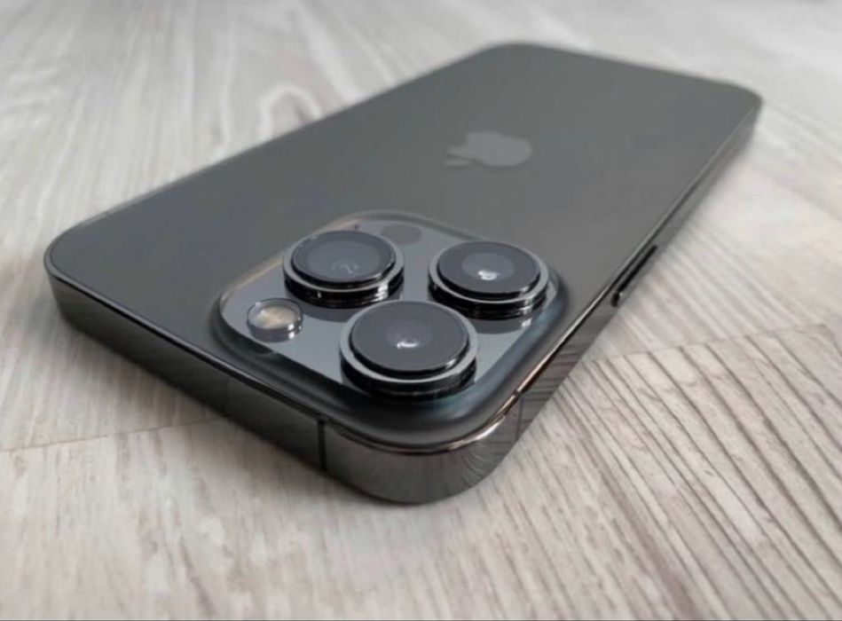 iPhone 13 PRO  94% Bateria