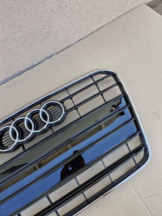 Grila centrala Audi A5 facelift 2011-2016 cu senzori