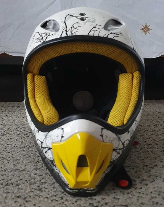 Casca de biciclist alpina