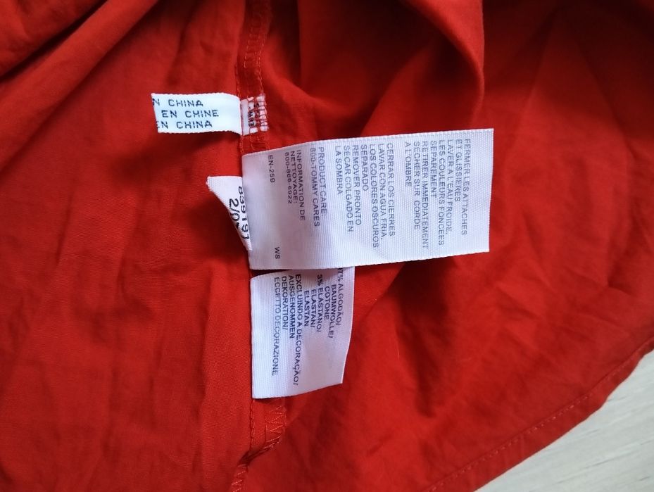 Top damă Tommy Hilfiger, mărimea 8 (aprox. M).