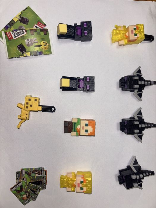 Kinder Joy Minecraft collection figures