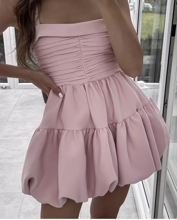 Къса рокля тип балон Zara