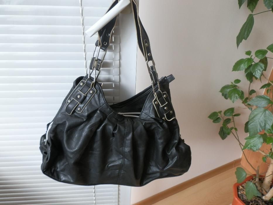 голяма черна чанта