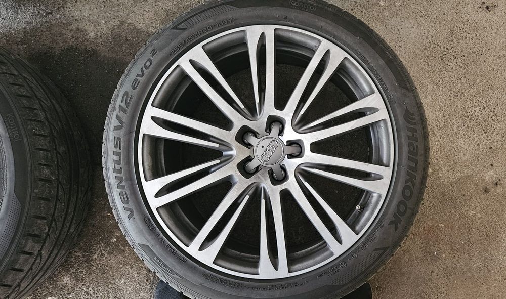 Vând jante originale Audi R20