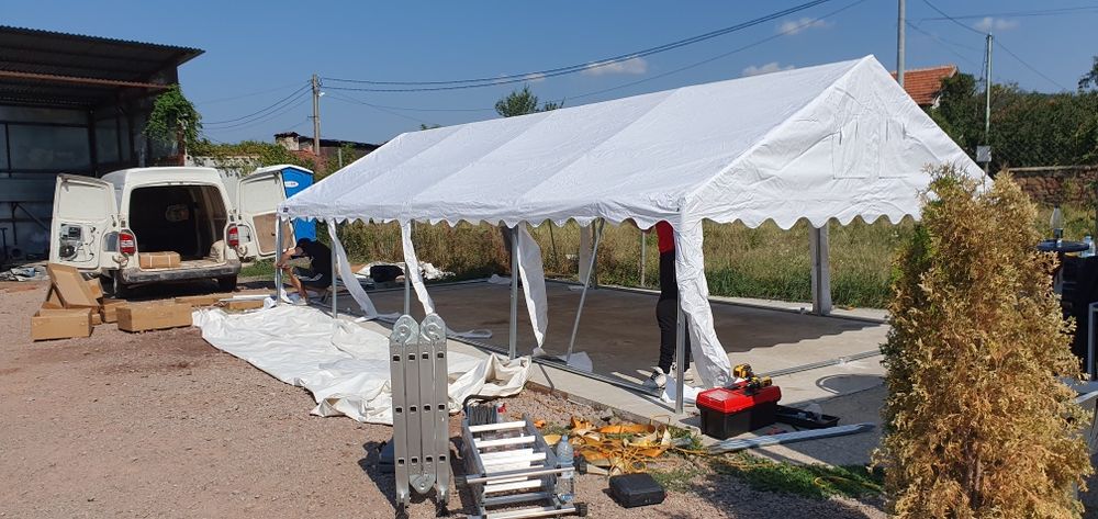 Голяма шатра палатка разглобена