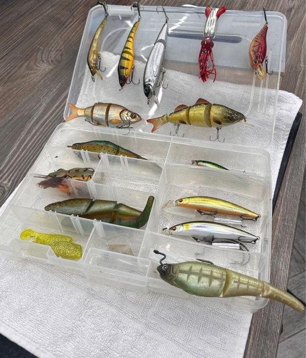 Vând set complet pescuit – Shimano Stella 2500 FD + accesorii