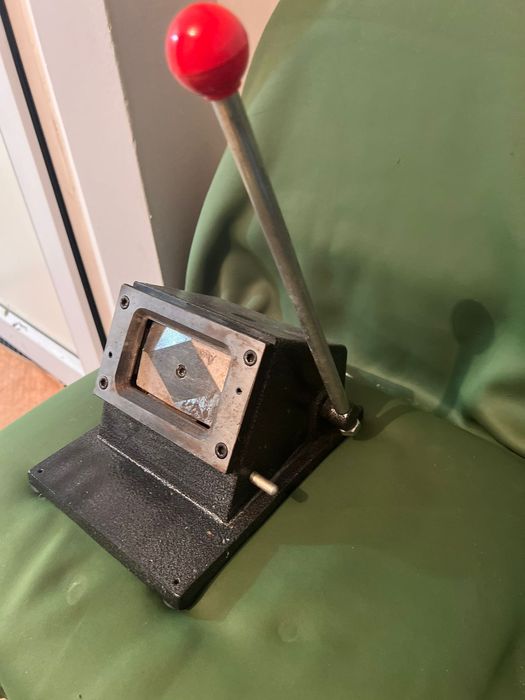 Продам резак для визиток