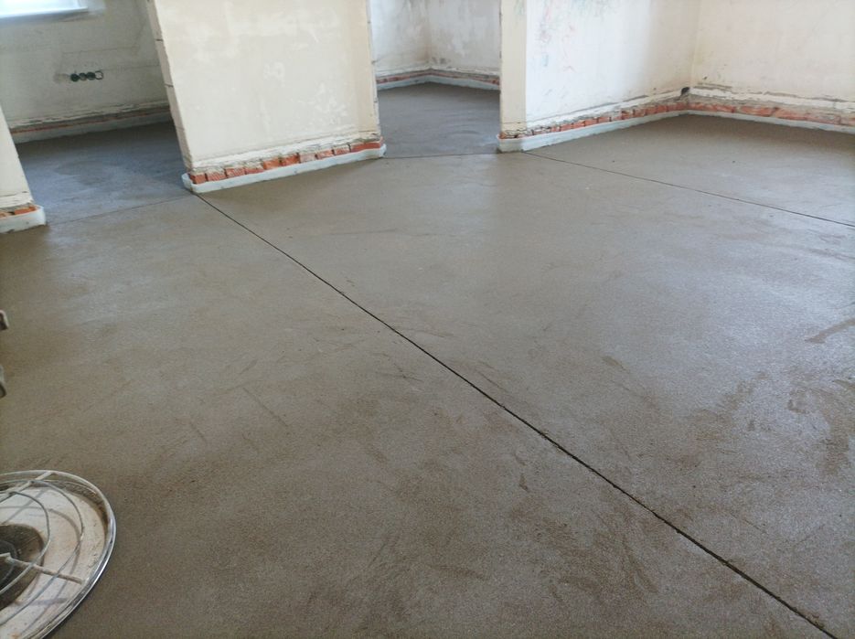 Полу сухая стяжка пола в Бухаре и за городом. Быстро. Качественно.