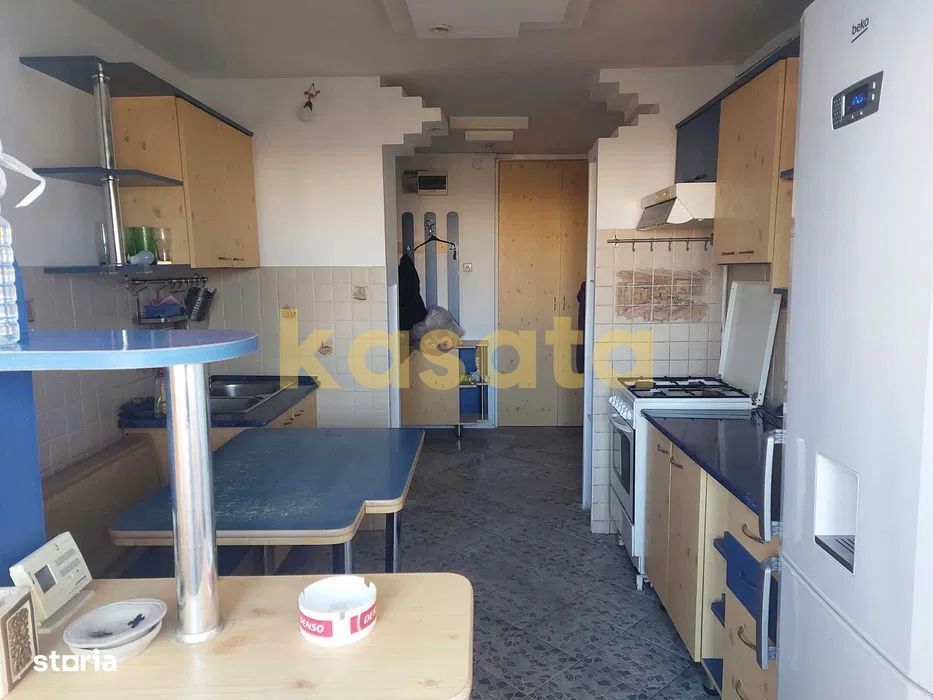 3 Camere de Închiriat