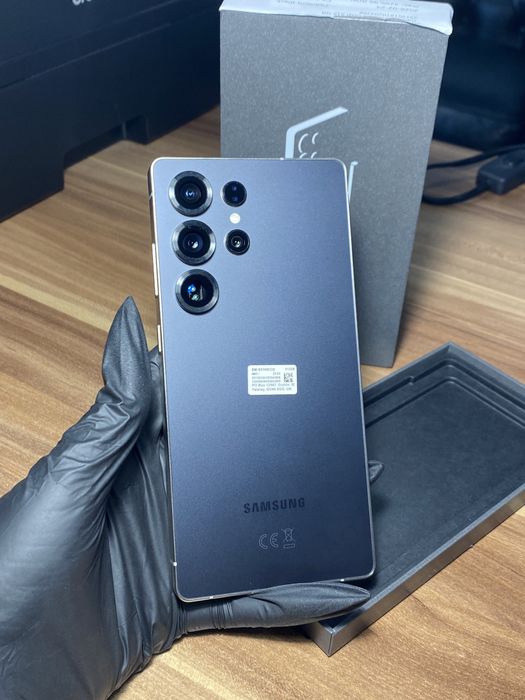 Samsung Galaxy s25 ultra • 512 GB • Titanium Black