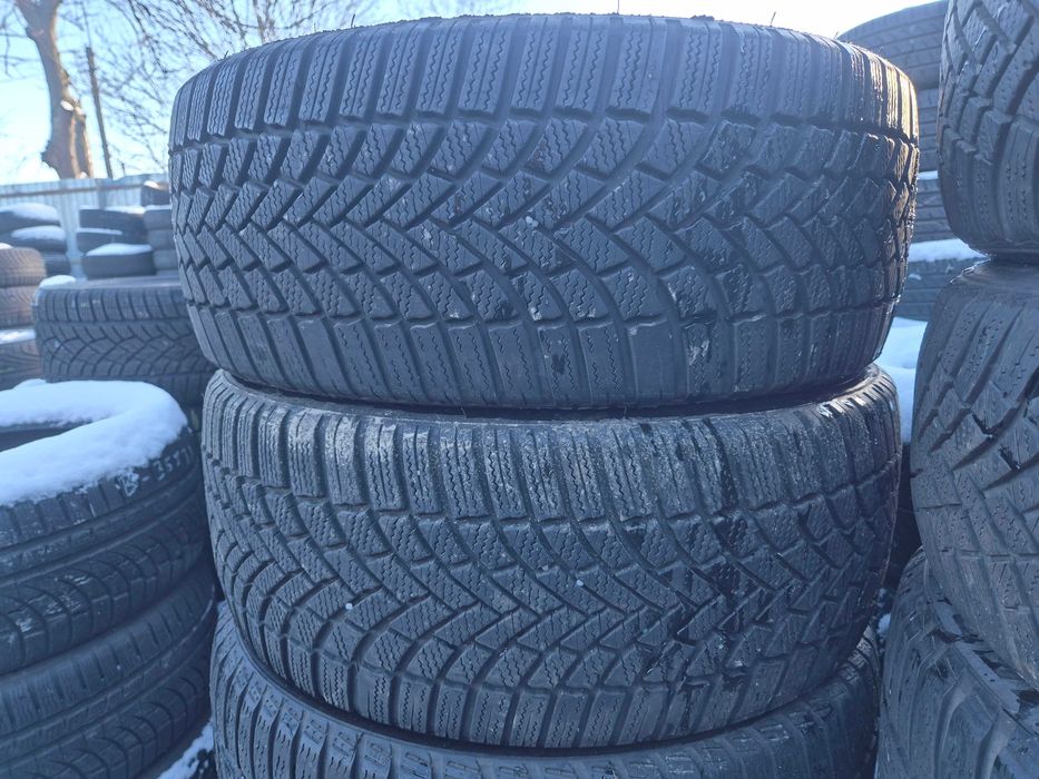 2 Anvelope de IARNA - 225/40/18 - BRIDGESTONE - CA UNELE NOI DOT 2023