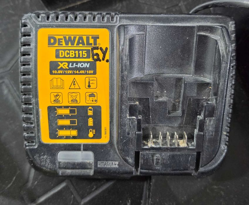 Акумулаторен такер за бетон DeWALT DCN890N