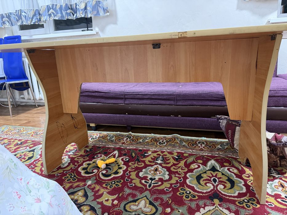 Кухонный стол деревянный