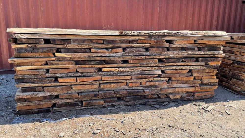 Yog'och sotiladi (yasin daraxtiniki, quritilgan