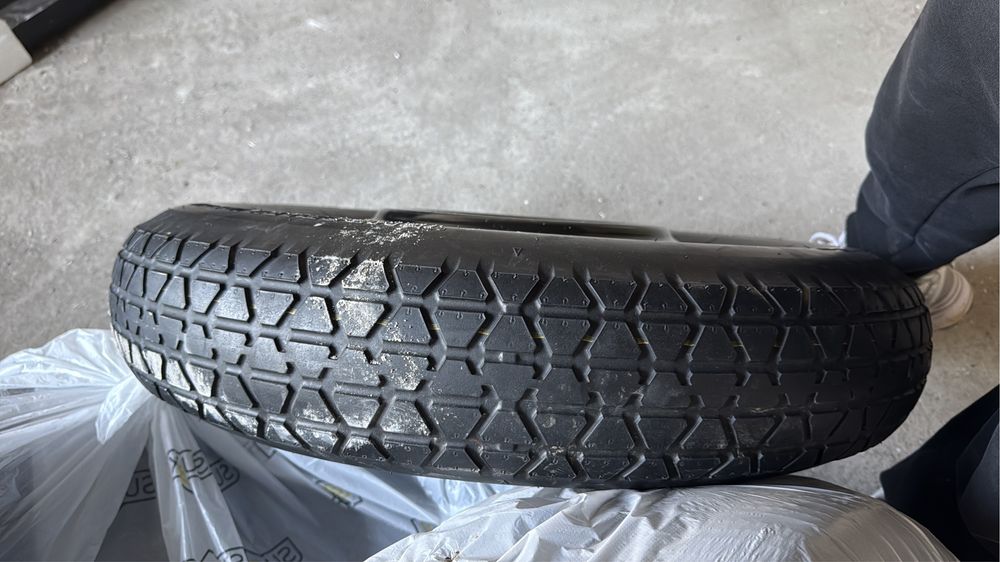 Продам шины 245/55R19