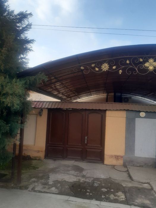 Ховли уй сотилади