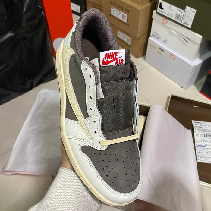 Jordan 1 reverse mocha low