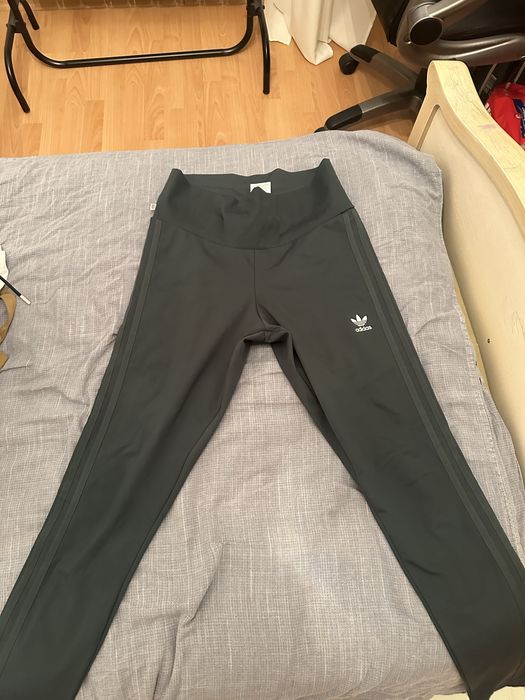 Pantaloni noi Adidas marime M