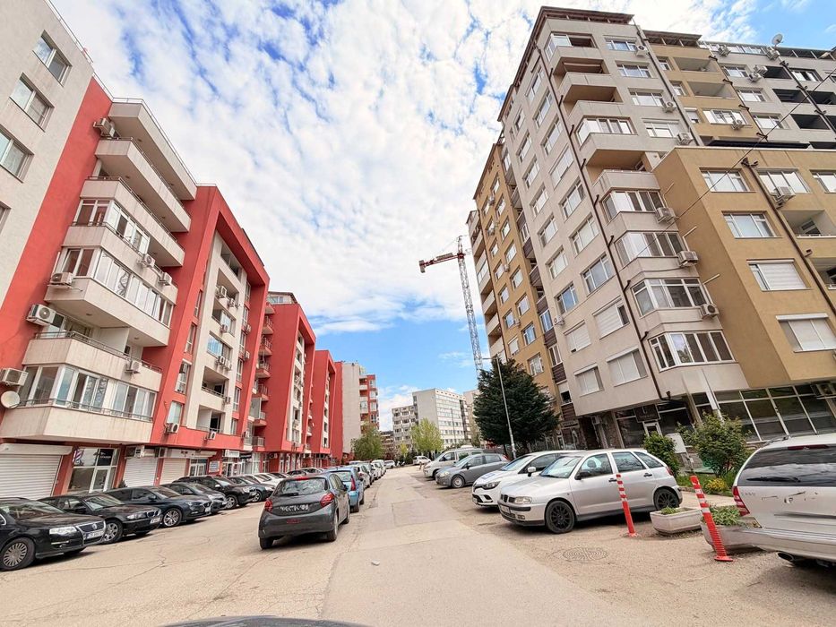 Продава се Двустаен апартамент в студентски град