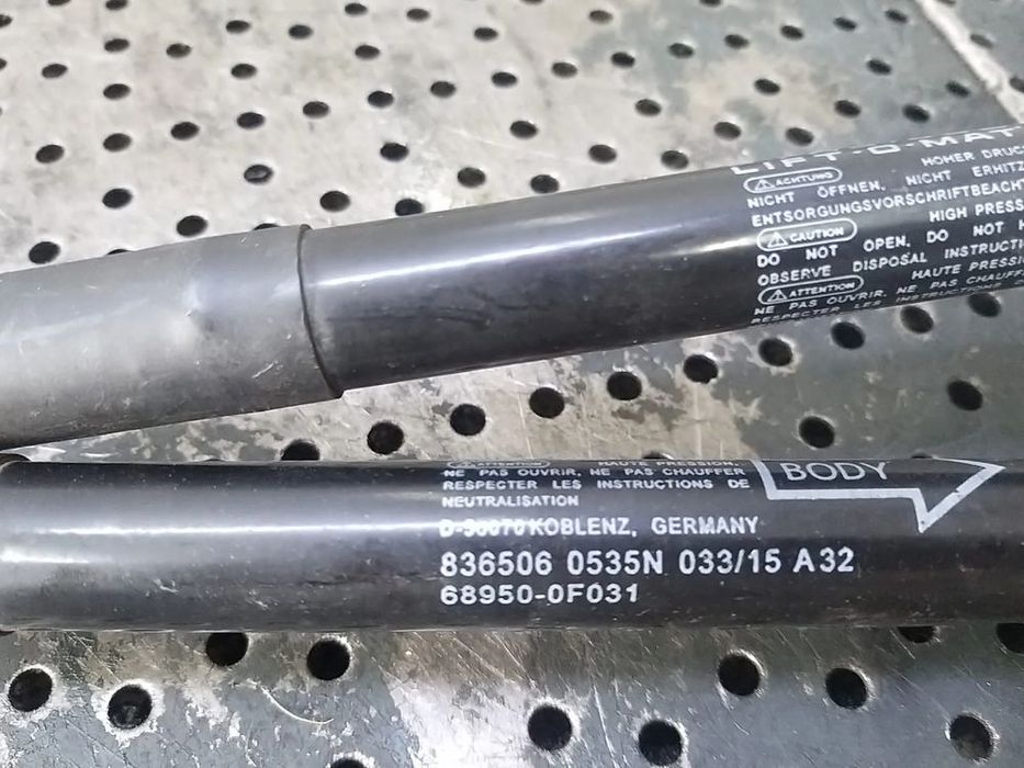 Set amortizoare telescoape haion toyota verso r2 689500f031