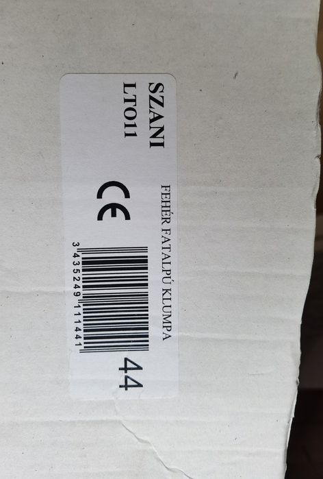 Saboți albi din piele, medicinali