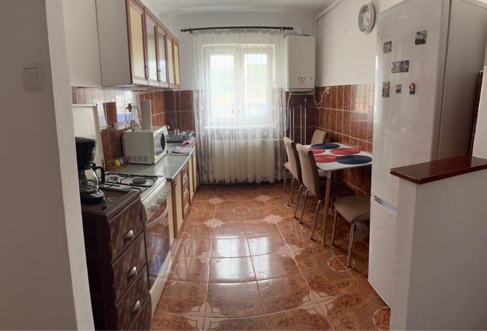 Apartament de vanzare- 3 camere