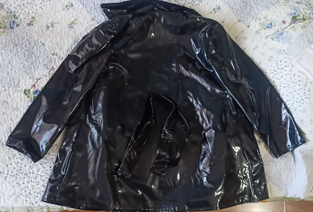 Продавам дамско яке