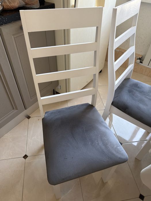 Продам стол и 6 стульев