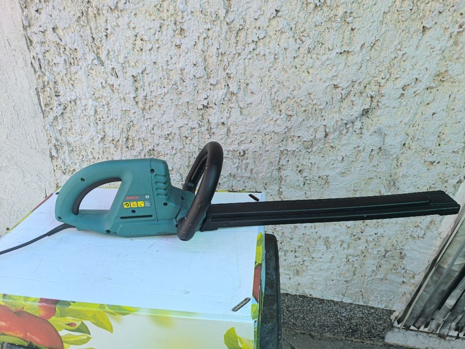 Храсторез за жив плет Bosch AHS 40