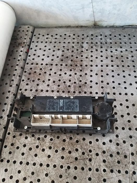 Panou comanda clima ac vw golf 4 1j