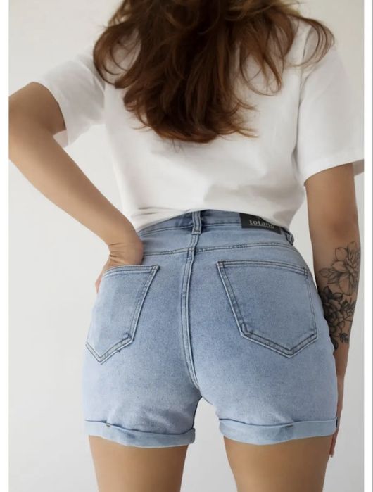 Шорты женские