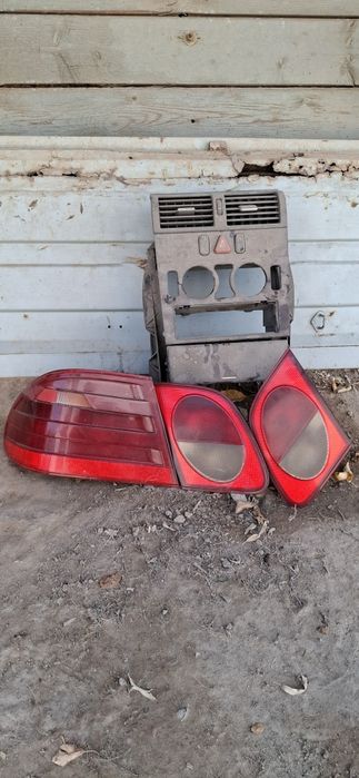 Задний фанар на мерседес