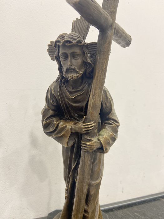 Statueta -Isus cu cruce  / inaltime 31 cm