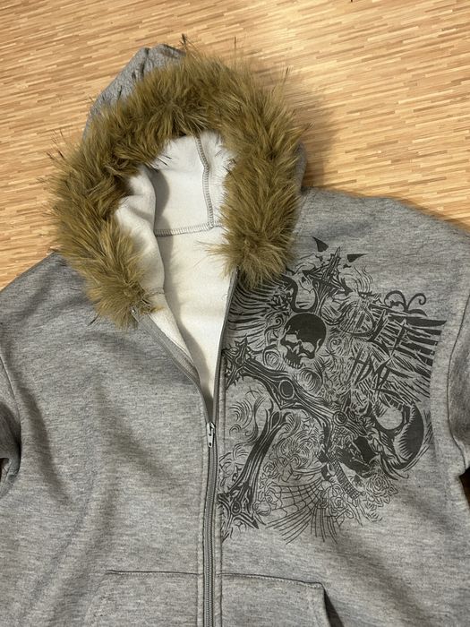 Сив Y2K Vintage суичър с пухена качулка (Fur hood) и принт на черепи